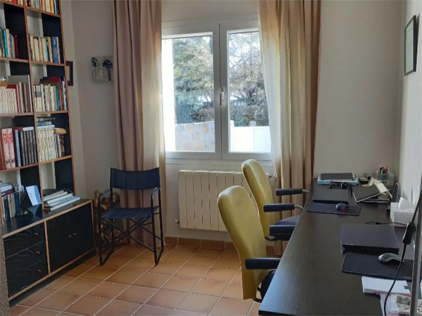 Wohnung zum Verkauf in Avenida Cazadero Real, 344, Pino Alto - Navarredonda Schlafzimmer von Wohnung zum Verkauf in Valdemorillo mit Klimaanlage, Heizung und Privatgarten