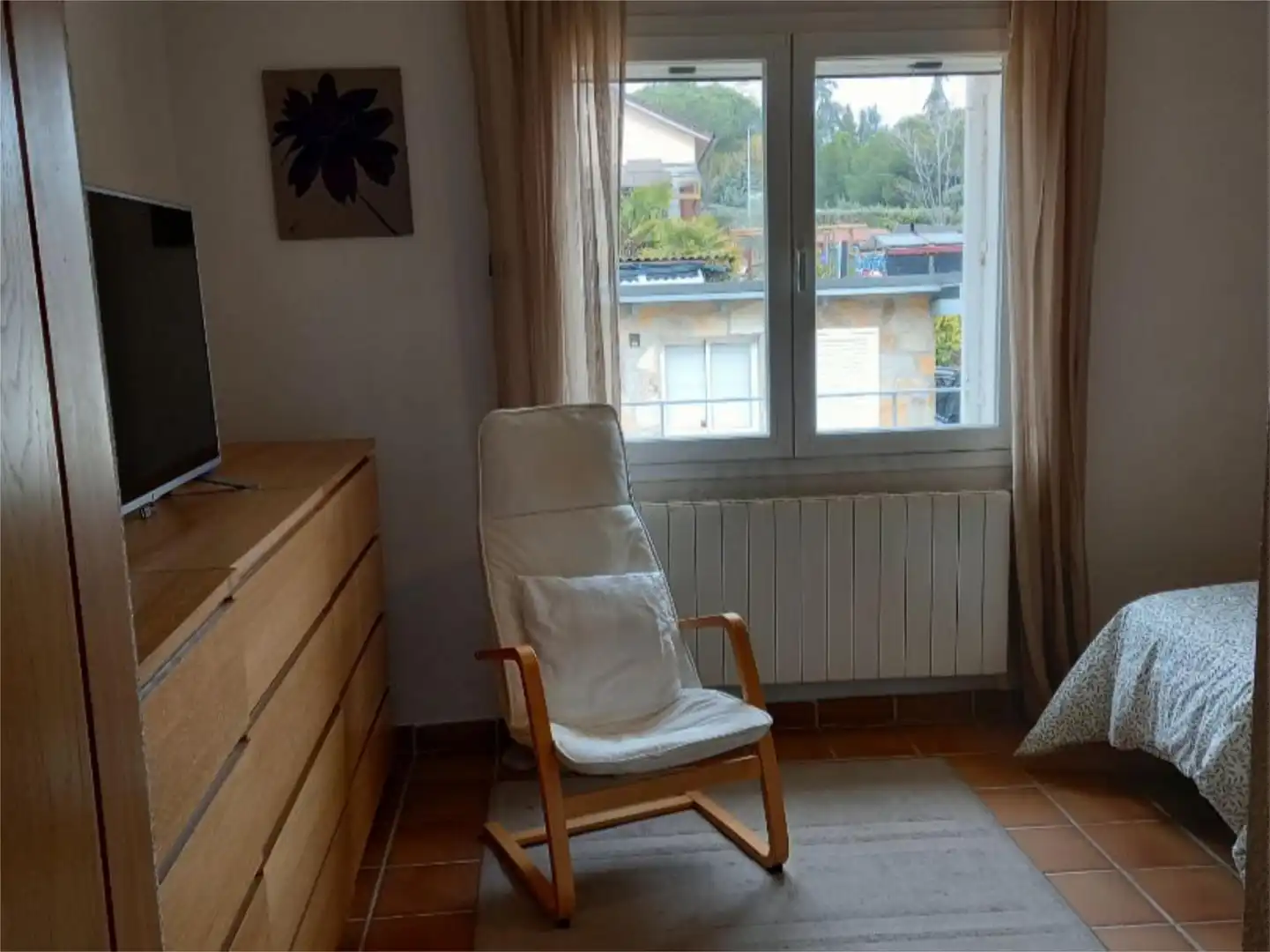 Wohnung zum Verkauf in Avenida Cazadero Real, 344, Pino Alto - Navarredonda Schlafzimmer von Wohnung zum Verkauf in Valdemorillo mit Klimaanlage, Heizung und Privatgarten