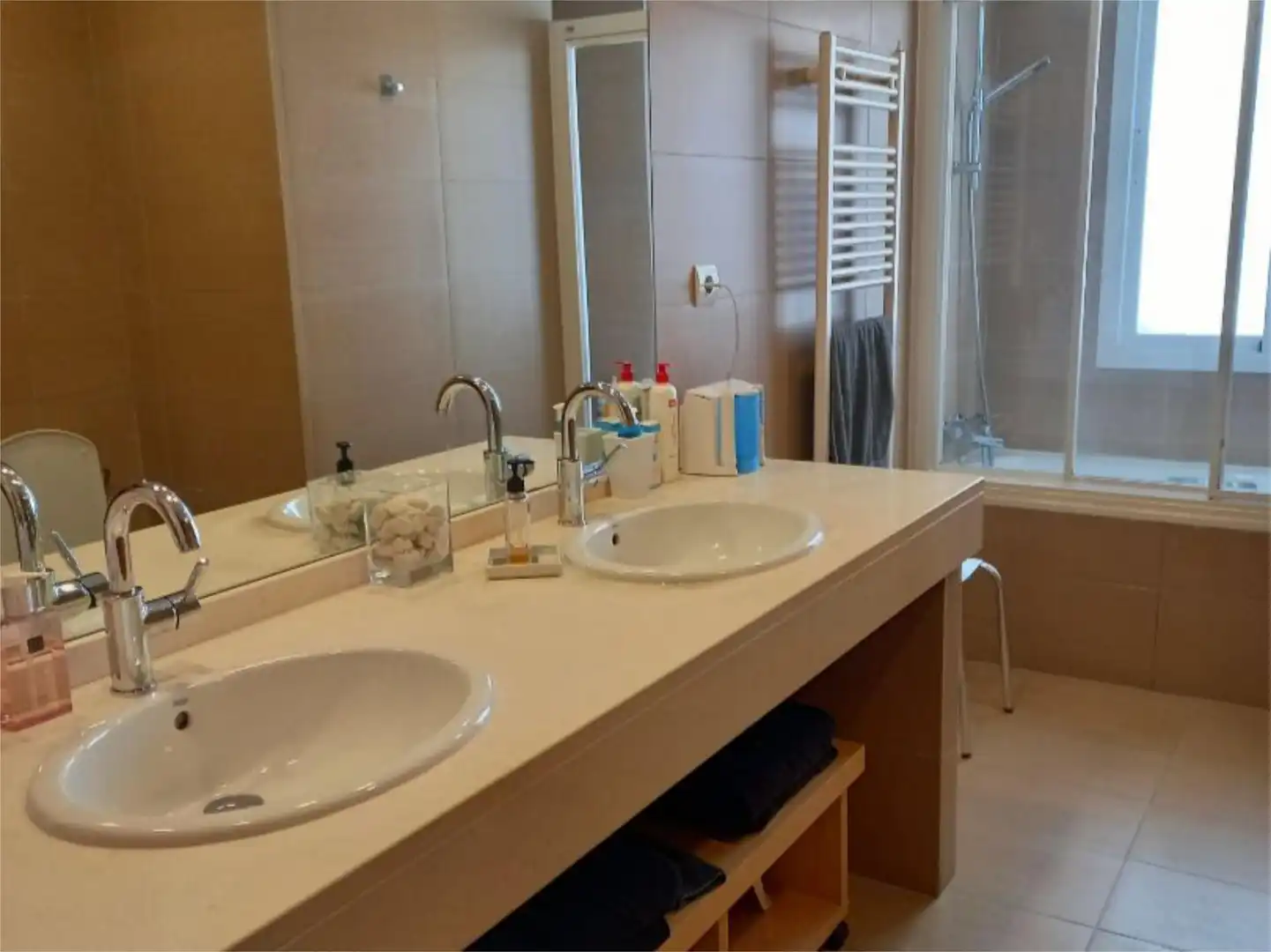 Wohnung zum Verkauf in Avenida Cazadero Real, 344, Pino Alto - Navarredonda Badezimmer von Wohnung zum Verkauf in Valdemorillo mit Klimaanlage, Heizung und Privatgarten