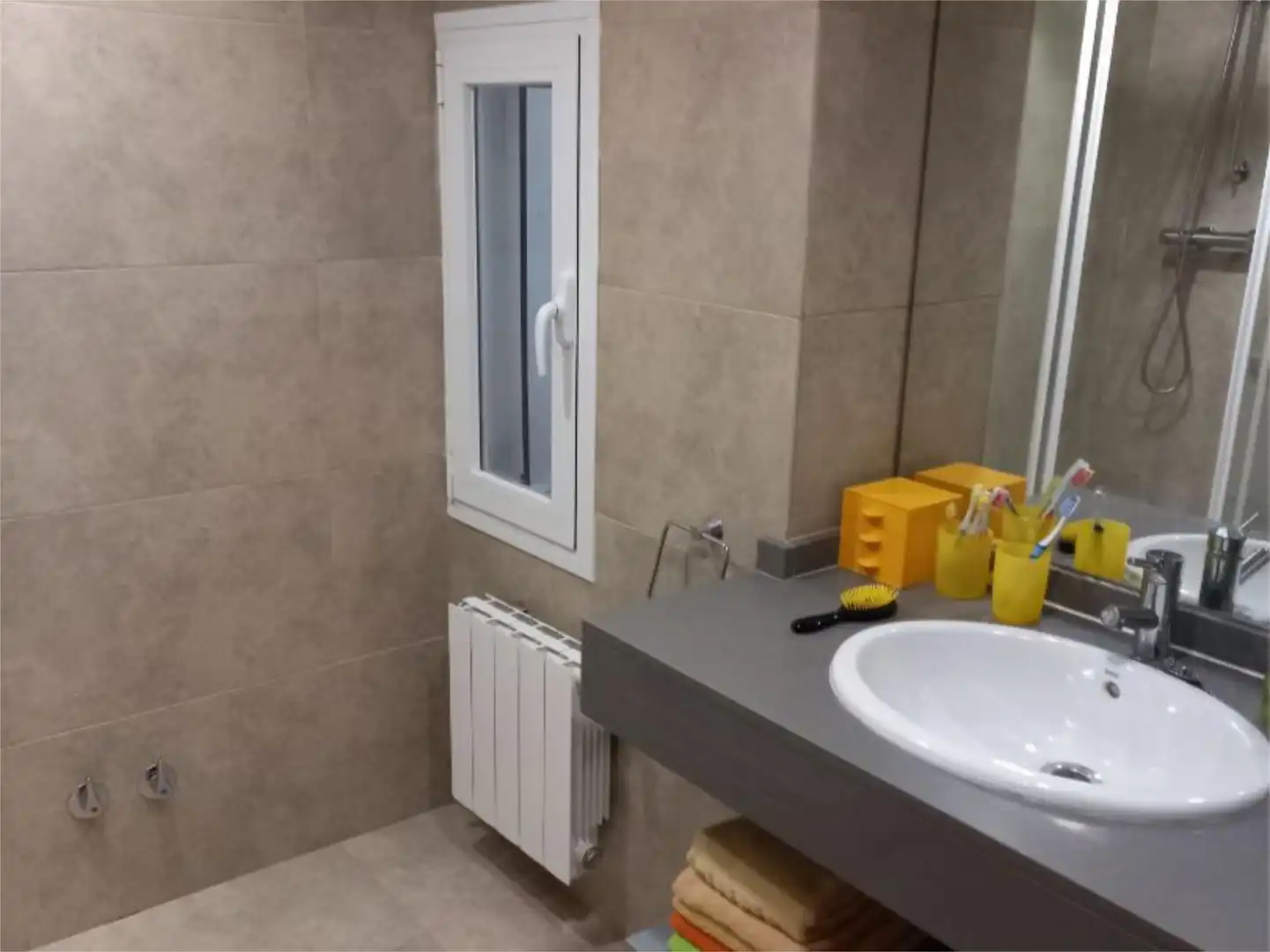 Wohnung zum Verkauf in Avenida Cazadero Real, 344, Pino Alto - Navarredonda Badezimmer von Wohnung zum Verkauf in Valdemorillo mit Klimaanlage, Heizung und Privatgarten