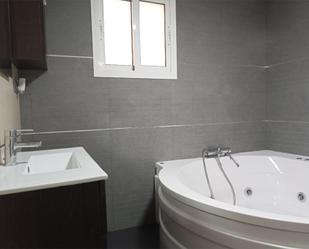 Bathroom of Flat to share in Vélez-Málaga  with Furnished