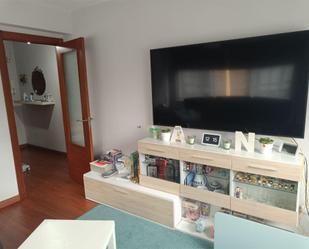 Living room of Flat for sale in Culleredo  with Parquet flooring and Furnished