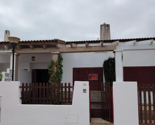 Vista exterior de Casa adosada en venda en Sagunto / Sagunt amb Aire condicionat, Terrassa i Piscina