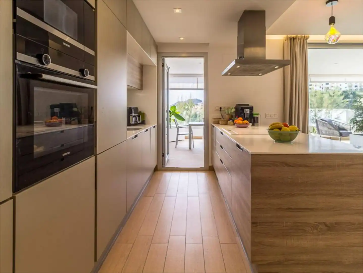 Wohnung zum Verkauf in Calle del Alcuzcuz, 2, La Quinta Küche von Wohnung zum Verkauf in Benahavís mit Klimaanlage, Heizung und Privatgarten