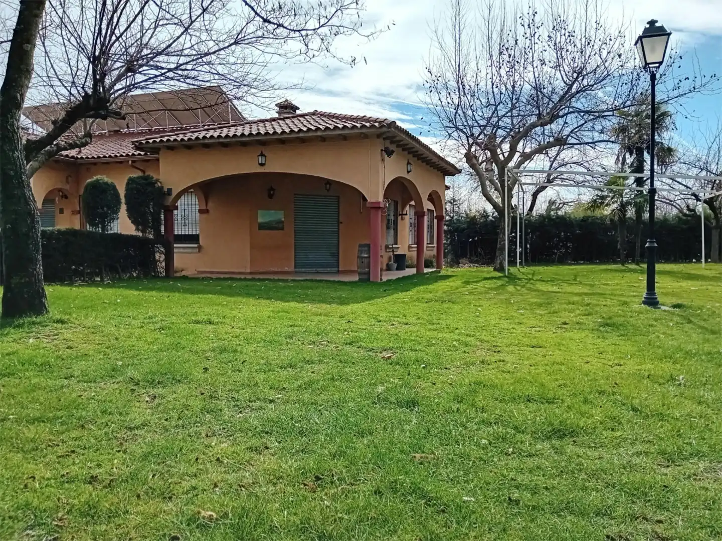 Local de lloguer a EX-203, 63, Jarandilla de la Vera Jardí de Local de lloguer en Jarandilla de la Vera amb Aire condicionat i Calefacció