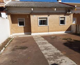 Exterior view of House or chalet for sale in Pilas  with Air Conditioner, Private garden and Terrace