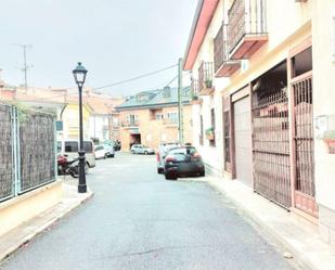 Vista exterior de Àtic en venda en Valdemorillo amb Calefacció, Terrassa i Balcó