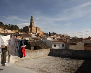 Vista exterior de Casa adosada en venda en Larraga amb Jardí privat, Terrassa i Traster