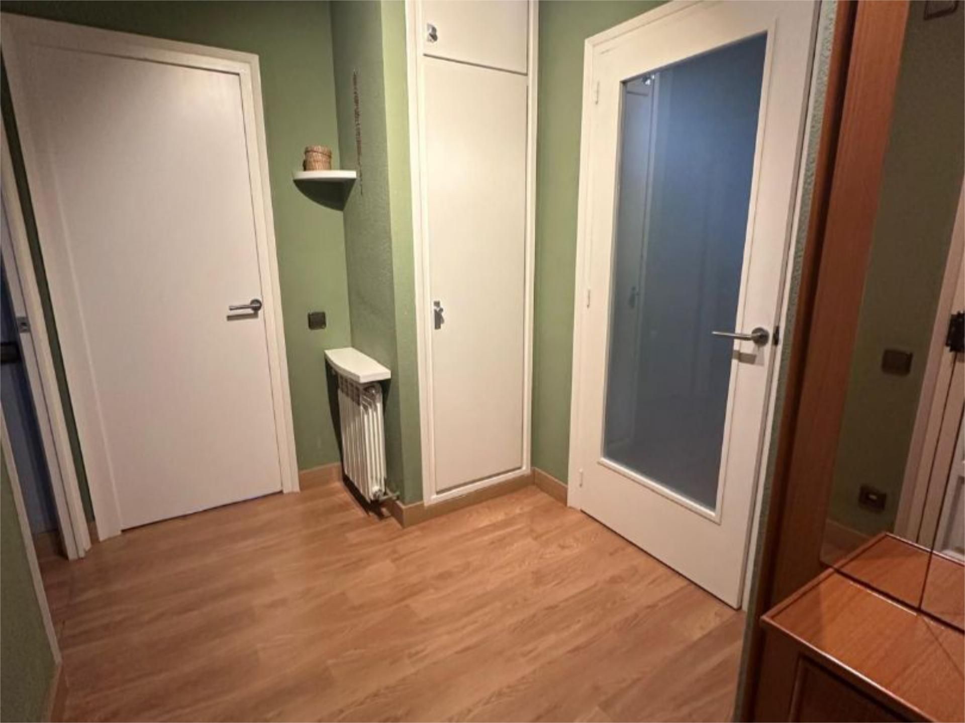 Bedroom of Flat for sale in Olot  with Air Conditioner, Heating and Parquet flooring
