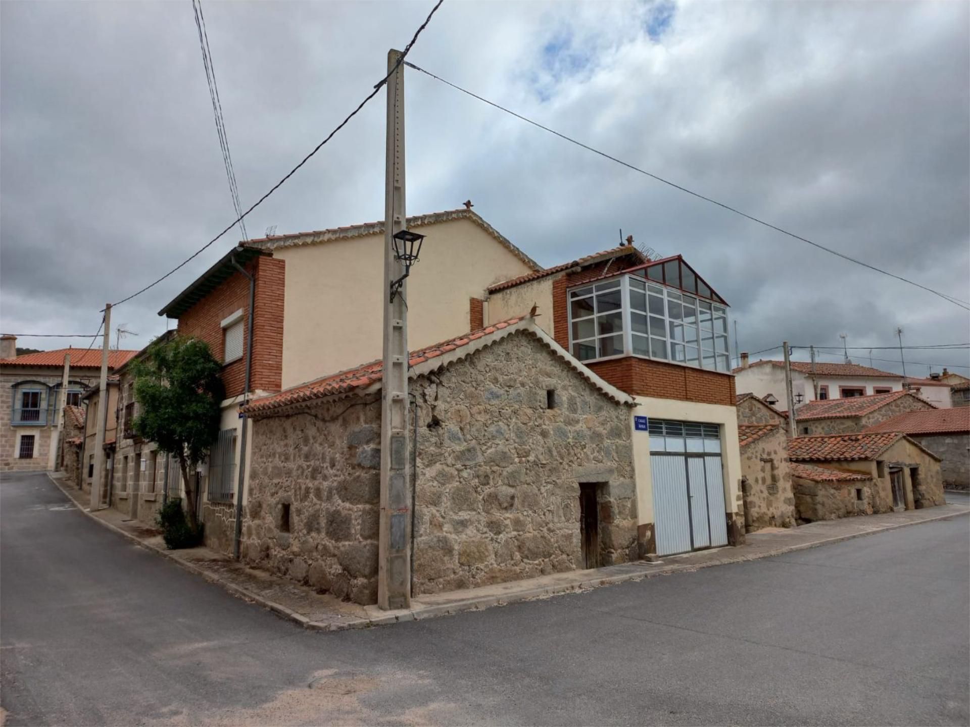Exterior view of Flat for sale in Muñogalindo  with Terrace, Storage room and Balcony