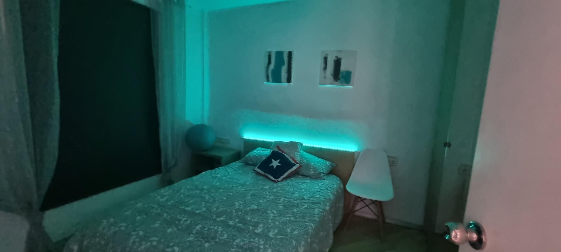 Dormitori de Pis de lloguer en  Cádiz Capital amb Parquet, Moblat i Forn