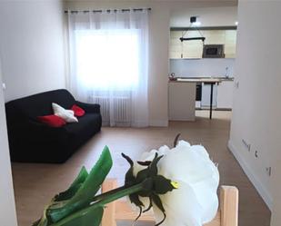 Bedroom of Flat to rent in  Madrid Capital  with Air Conditioner, Heating and Parquet flooring