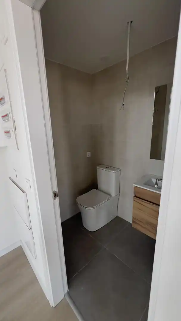 Flat for sale in Calle Laguna del Marquesado, 13, Villaverde Alto Bathroom of Flat for sale in Madrid with Air Conditioner, Heating and Parquet flooring