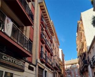 Vista exterior de Dúplex en venda en Linares amb Aire condicionat, Calefacció i Parquet