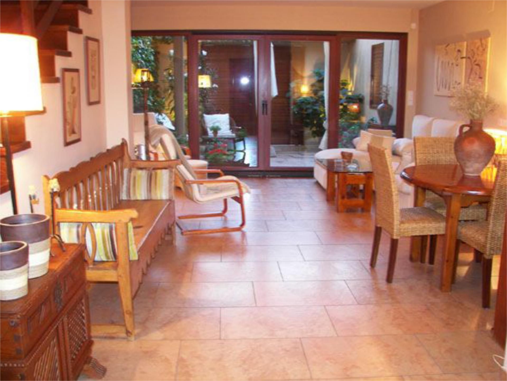 Living room of Flat for sale in Segovia Capital  with Air Conditioner, Heating and Parquet flooring