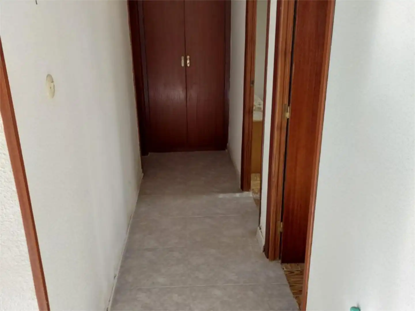 Piso en venta en Venta del Obispo, 16, San Juan del Molinillo Piso en venta en San Juan del Molinillo con Amueblado