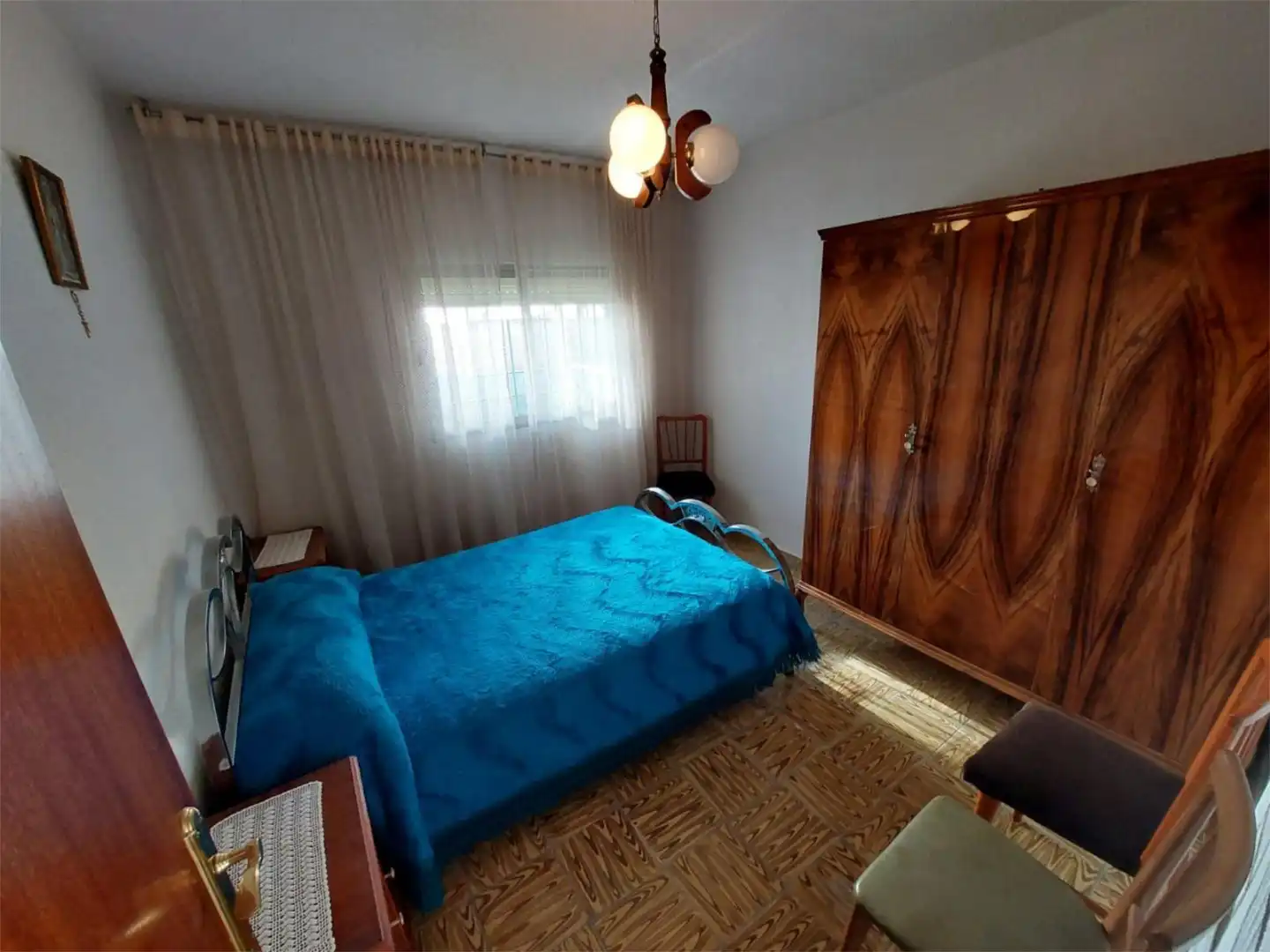 Piso en venta en Venta del Obispo, 16, San Juan del Molinillo Habitación de Piso en venta en San Juan del Molinillo con Amueblado