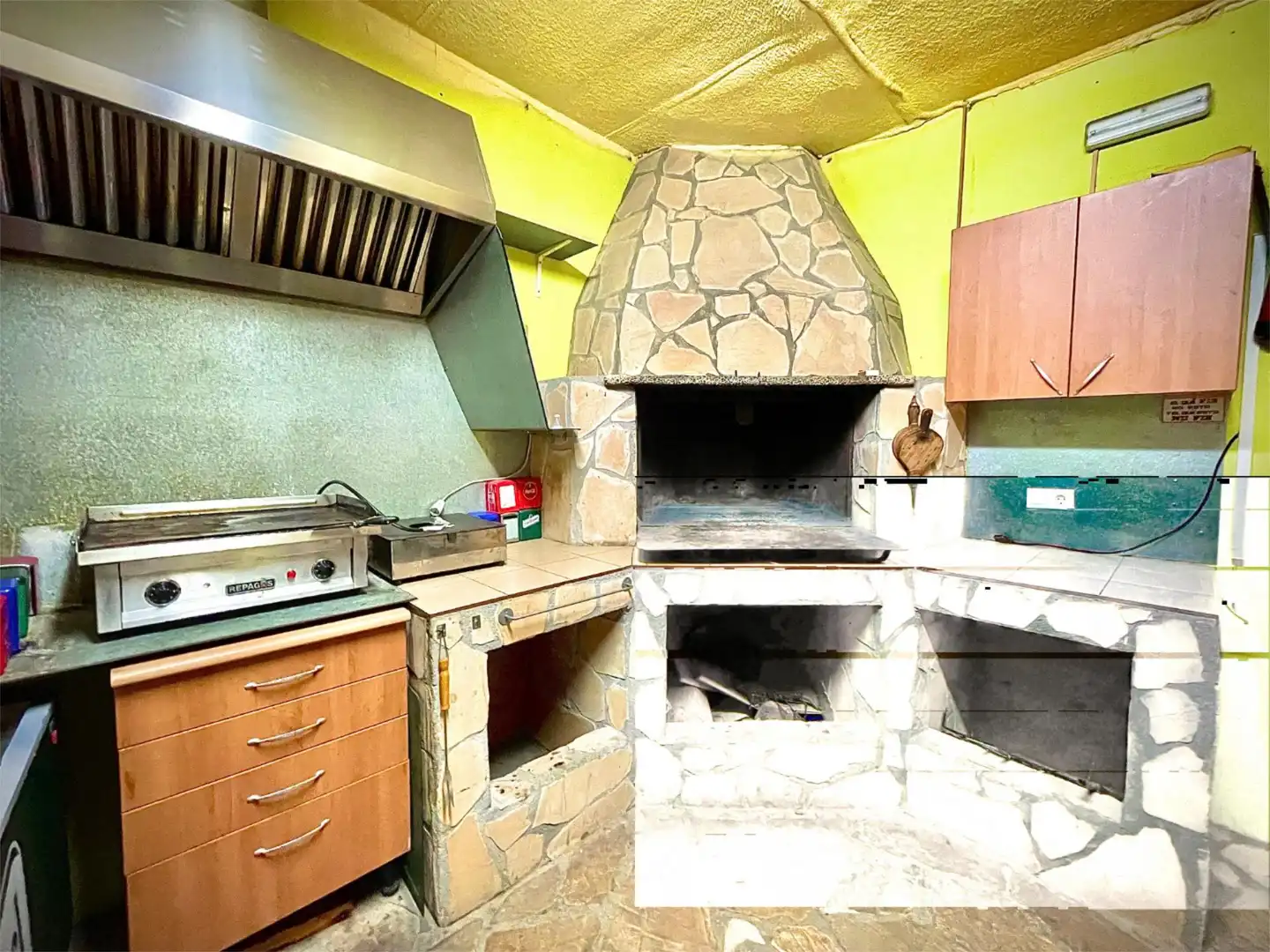 Geschaftsraum zum Verkauf in Calle Nevería, 13, Samper de Calanda Küche von Geschaftsraum zum Verkauf in Samper de Calanda mit Klimaanlage, Heizung und Möbliert