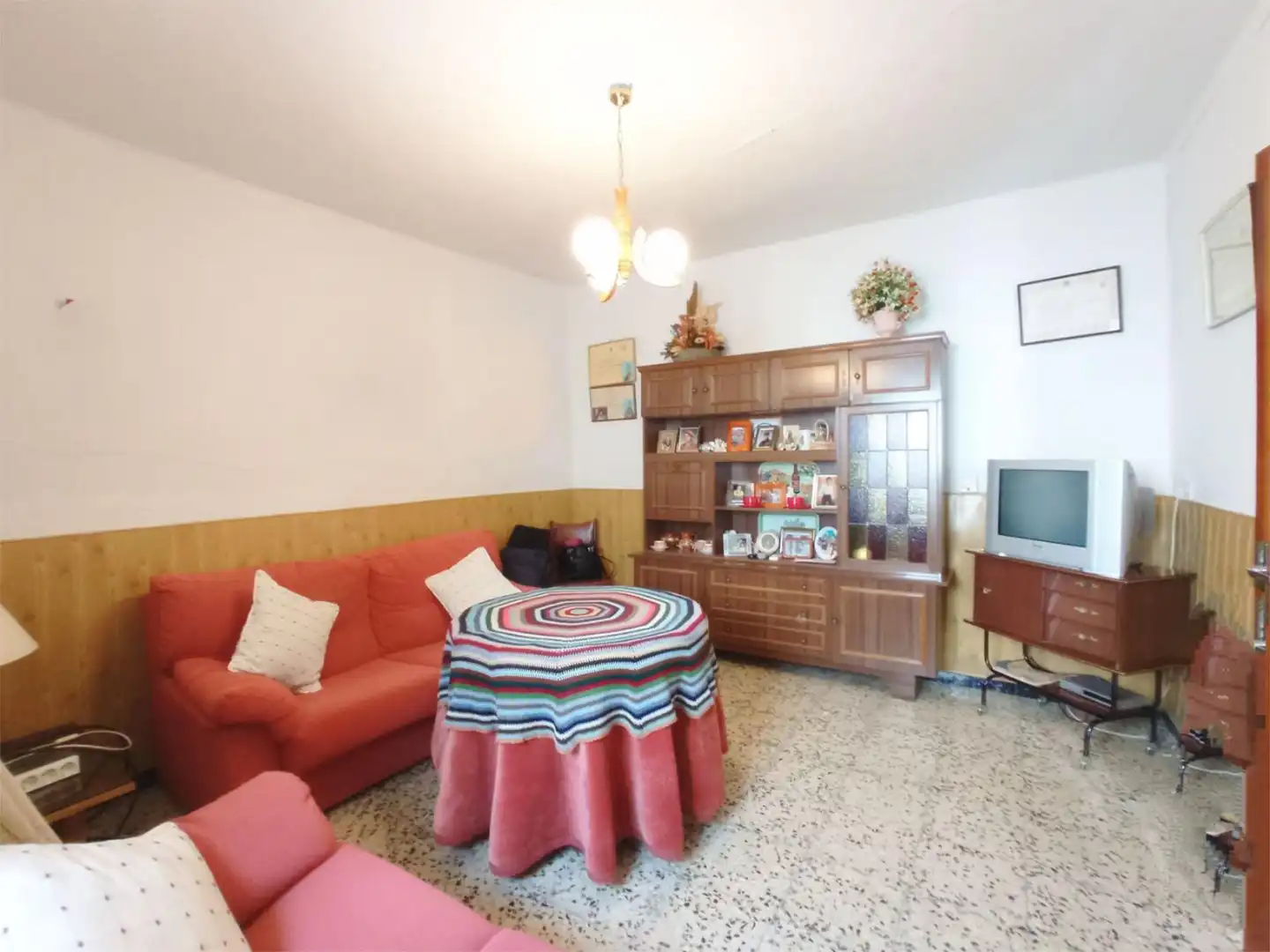 Einfamilien-Reihenhaus zum Verkauf in Calle Perales, 5, Santo Tomé Wohnzimmer von Einfamilien-Reihenhaus zum Verkauf in Santo Tomé mit Klimaanlage, Abstellraum und Möbliert