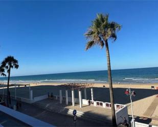 Vista exterior de Pis de lloguer en  Cádiz Capital amb Aire condicionat, Calefacció i Terrassa