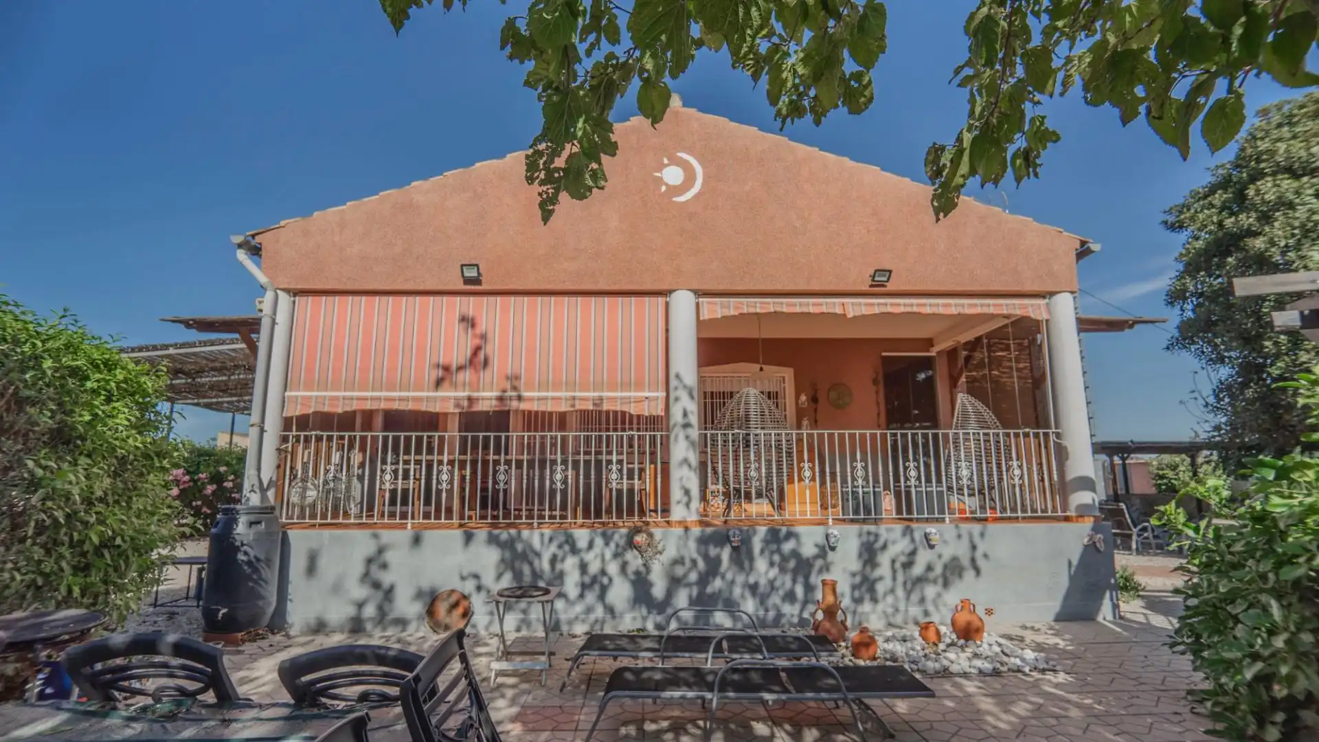 Vista exterior de Pis en venda en Orihuela amb Aire condicionat, Calefacció i Jardí privat