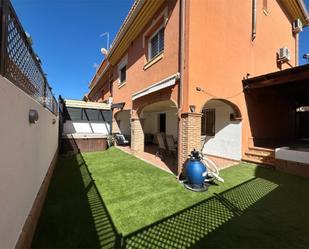 Vista exterior de Casa o xalet en venda en Ogíjares amb Aire condicionat i Terrassa