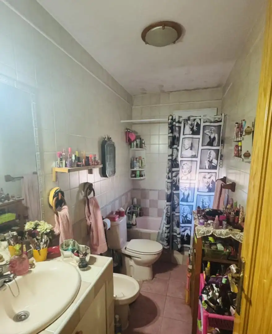 Houses for sale in Calle Ciudad Real, 280, El Casar de Escalona Bathroom of Houses for sale in El Casar de Escalona with Air Conditioner, Terrace and Swimming Pool