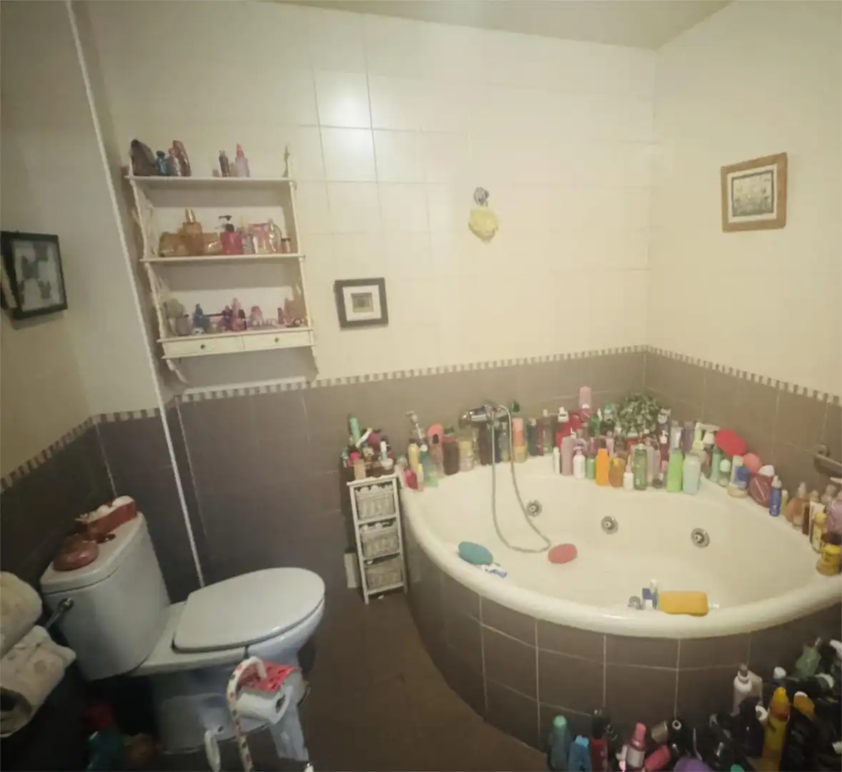 Houses for sale in Calle Ciudad Real, 280, El Casar de Escalona Bathroom of Houses for sale in El Casar de Escalona with Air Conditioner, Terrace and Swimming Pool