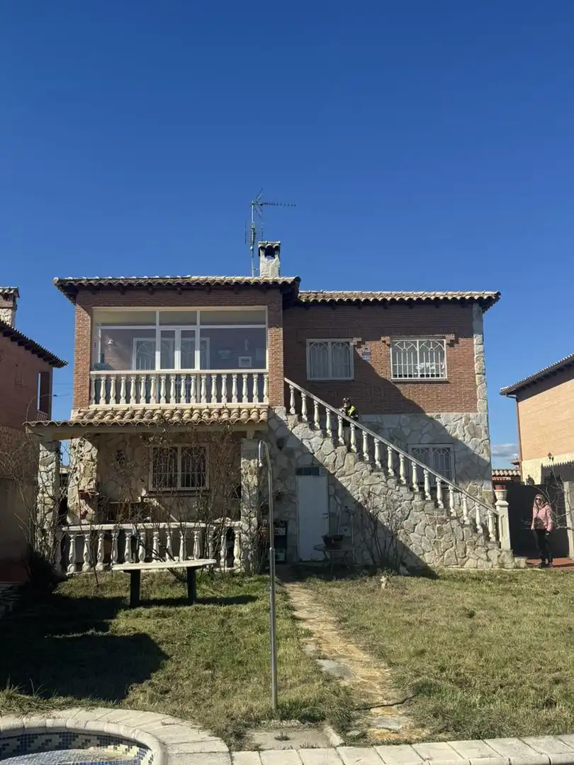 Houses for sale in Calle Ciudad Real, 280, El Casar de Escalona Exterior view of Houses for sale in El Casar de Escalona with Air Conditioner, Terrace and Swimming Pool