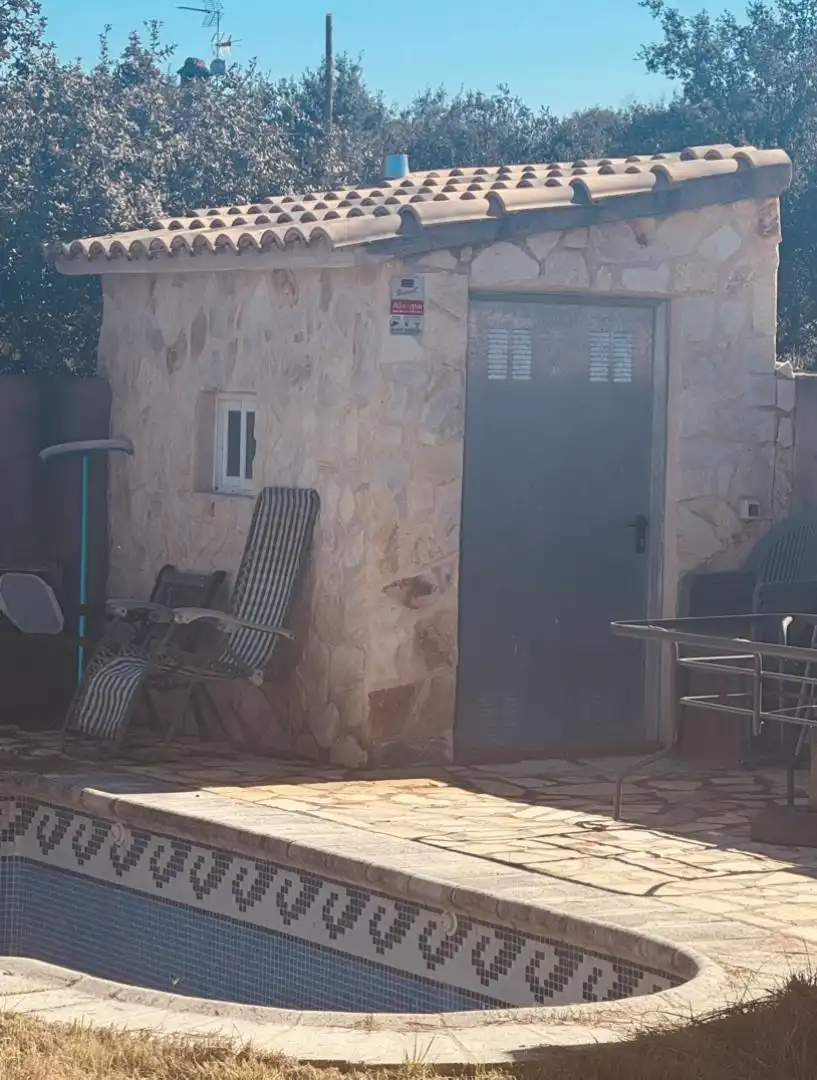 Houses for sale in Calle Ciudad Real, 280, El Casar de Escalona Houses for sale in El Casar de Escalona with Air Conditioner, Terrace and Swimming Pool