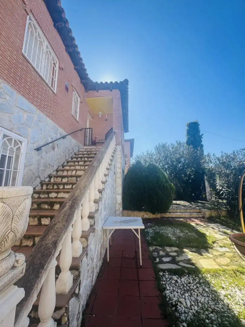 Houses for sale in Calle Ciudad Real, 280, El Casar de Escalona Garden of Houses for sale in El Casar de Escalona with Air Conditioner, Terrace and Swimming Pool