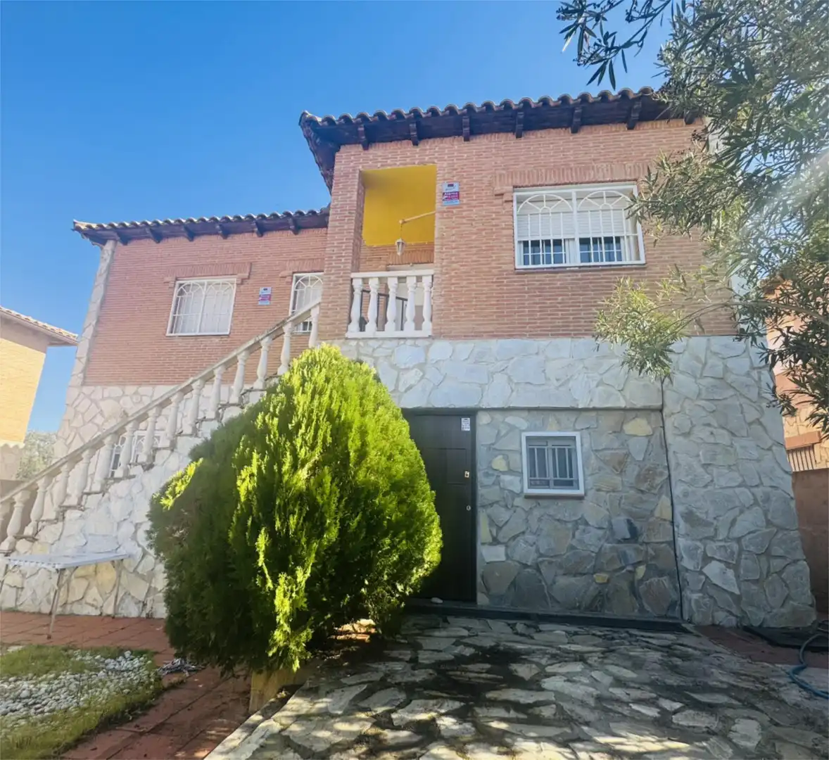 Houses for sale in Calle Ciudad Real, 280, El Casar de Escalona Exterior view of Houses for sale in El Casar de Escalona with Air Conditioner, Terrace and Swimming Pool