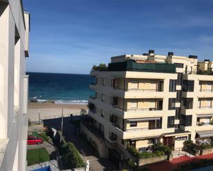 Vista exterior de Pis de lloguer en Castro-Urdiales amb Piscina