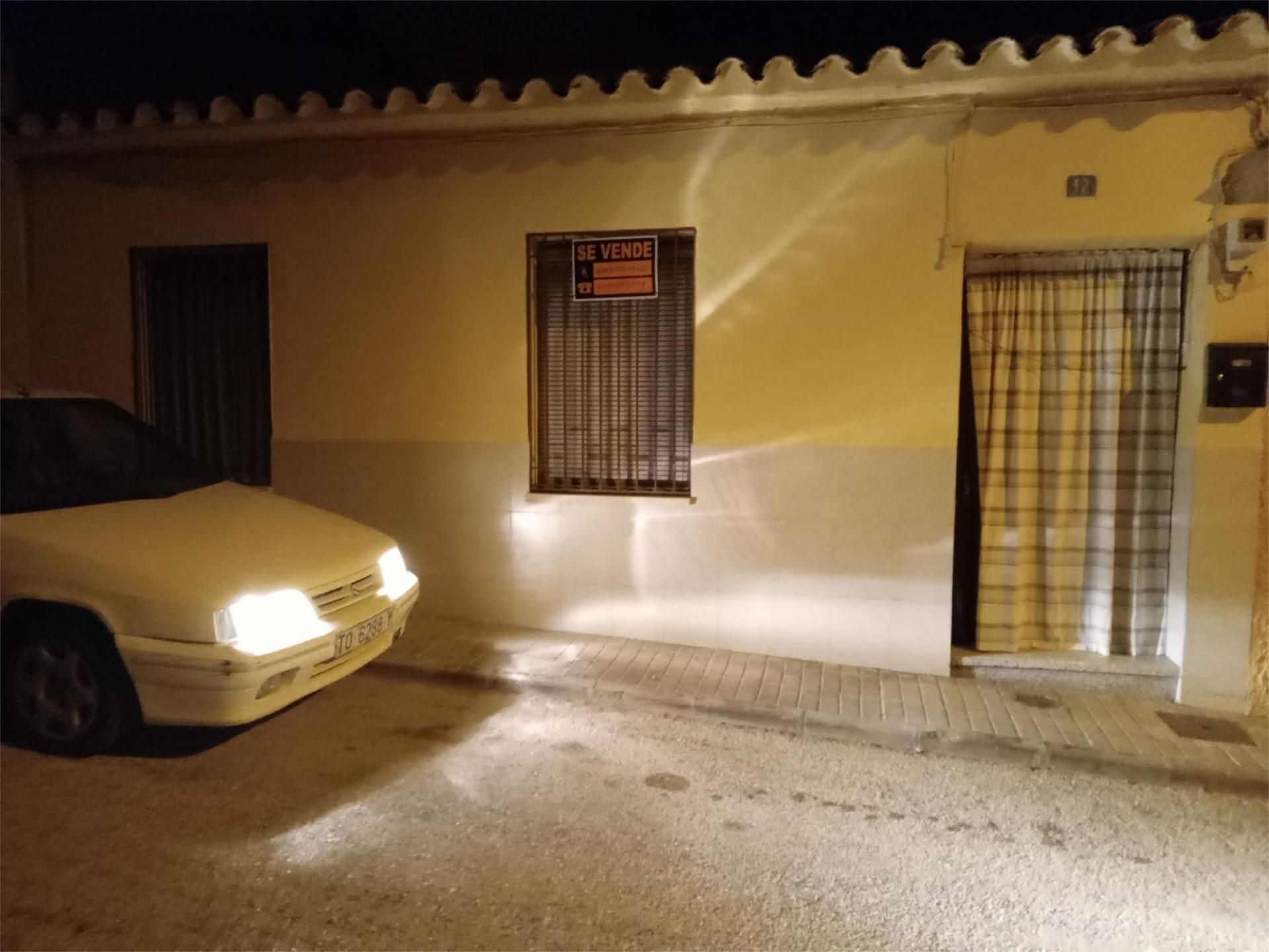Exterior view of Planta baja for sale in Consuegra  with Air Conditioner, Terrace and Storage room