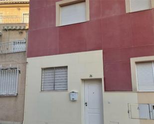 Vista exterior de Casa adosada en venda en Cehegín amb Terrassa