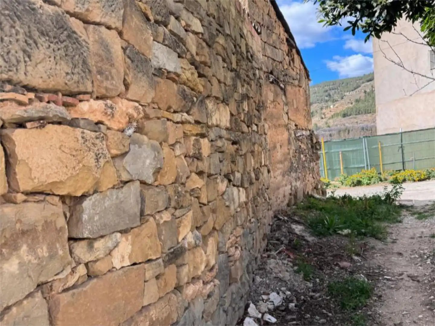 Casa adosada en venta en Alameda Campo Arriba, 161g, Alpuente Vista exterior de Casa adosada en venta en Alpuente