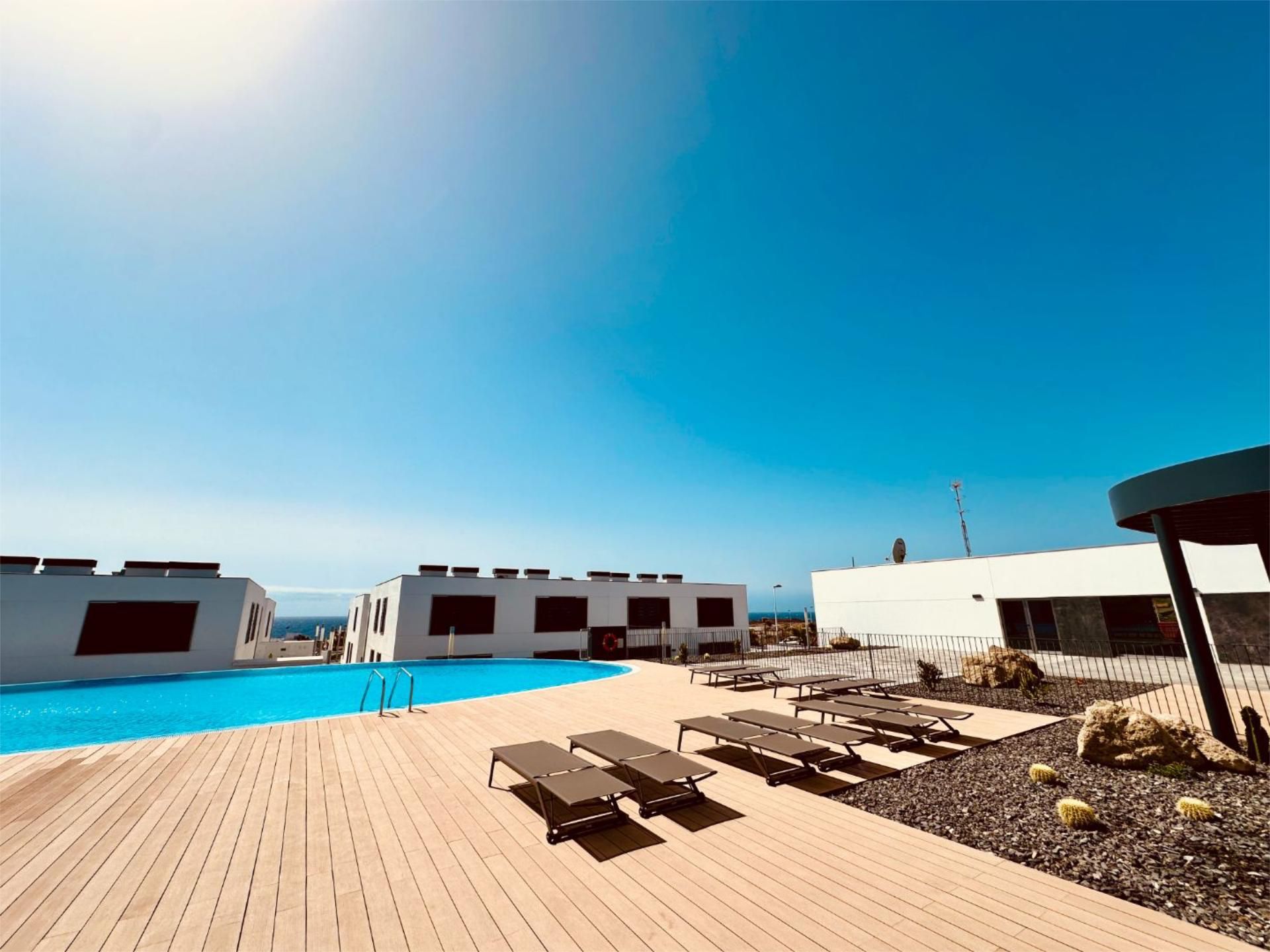 Piscina de Apartament en venda en Arico amb Parquet, Terrassa i Traster