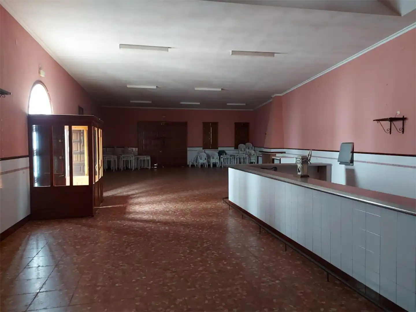 Esszimmer von Fabrikhallen zur Miete in Higuera de la Sierra