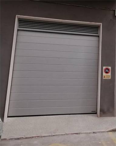 Garaje en Alquiler en Calle Lotos, 16 en Barrio de la Concepción