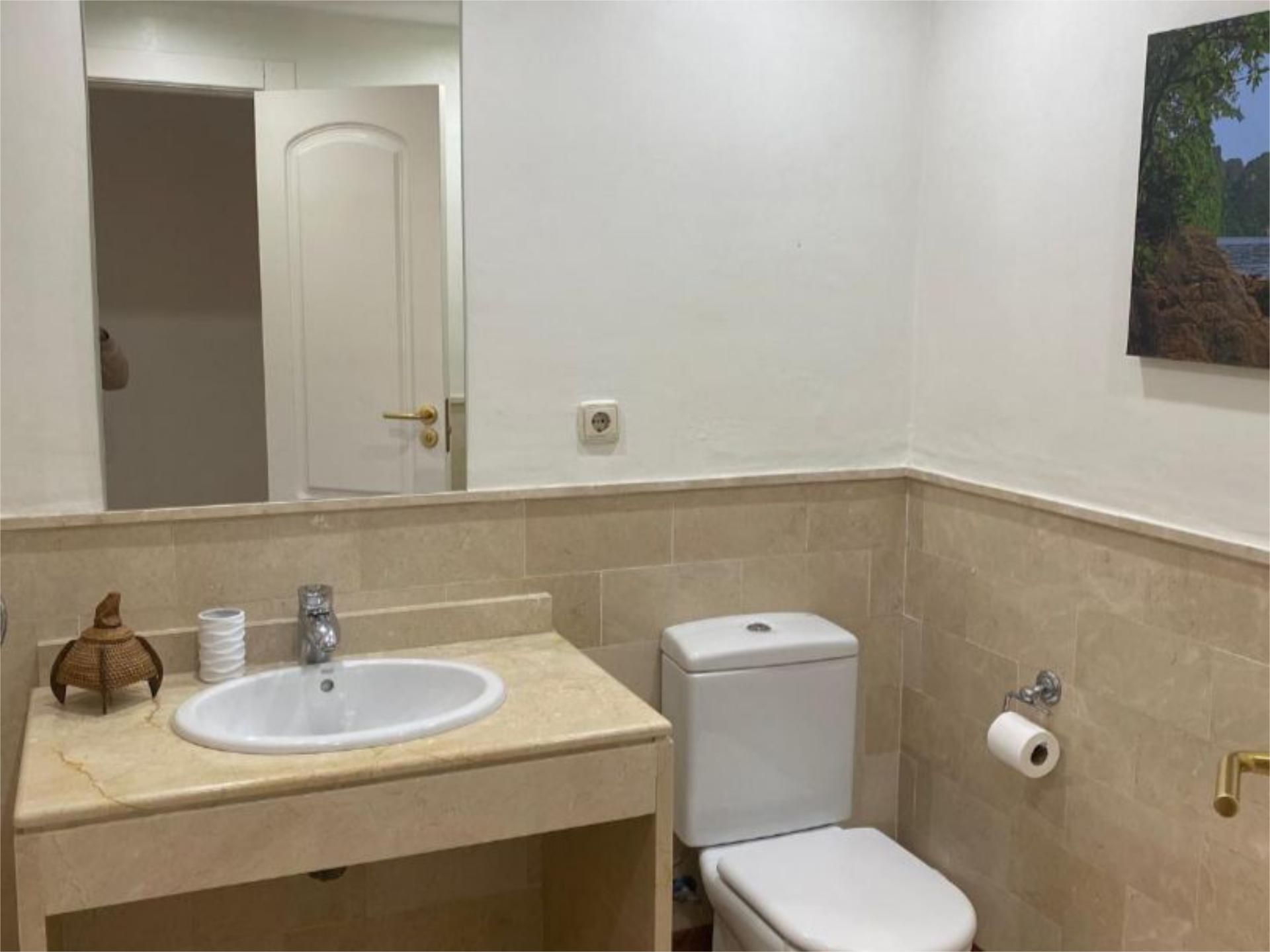 Bathroom of Flat to rent in Marbella  with Air Conditioner, Heating and Private garden