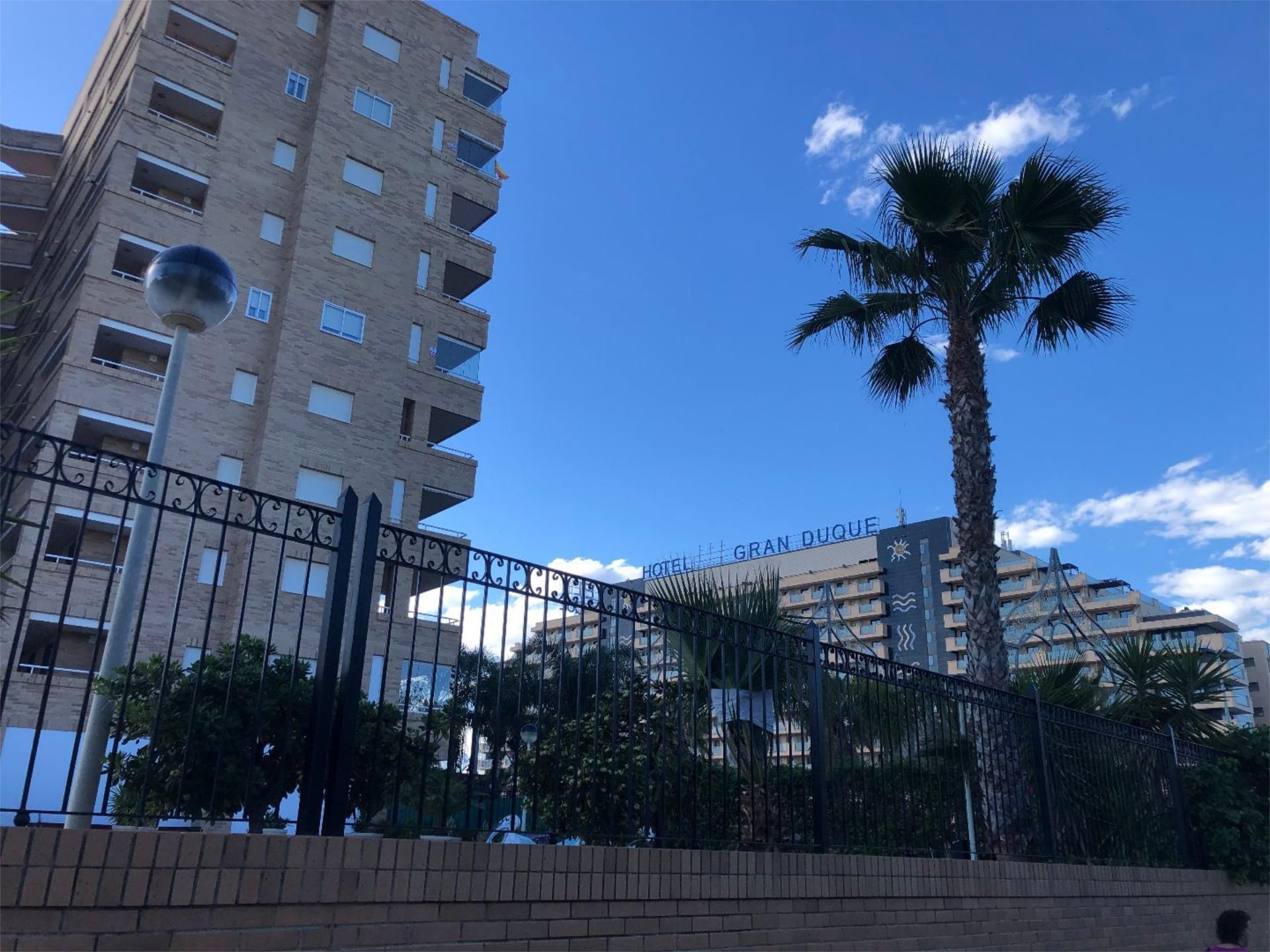 Vista exterior de Pis en venda en Oropesa del Mar / Orpesa amb Aire condicionat, Jardí privat i Terrassa
