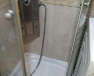 Bathroom of Study to rent in Vigo   with Heating, Terrace and Furnished