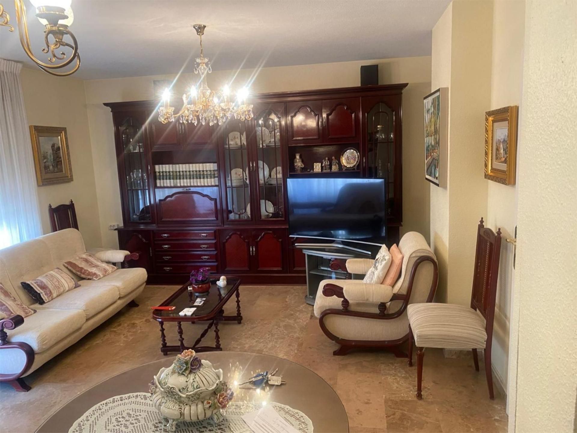 Sala d'estar de Pis en venda en  Jaén Capital amb Aire condicionat, Calefacció i Moblat