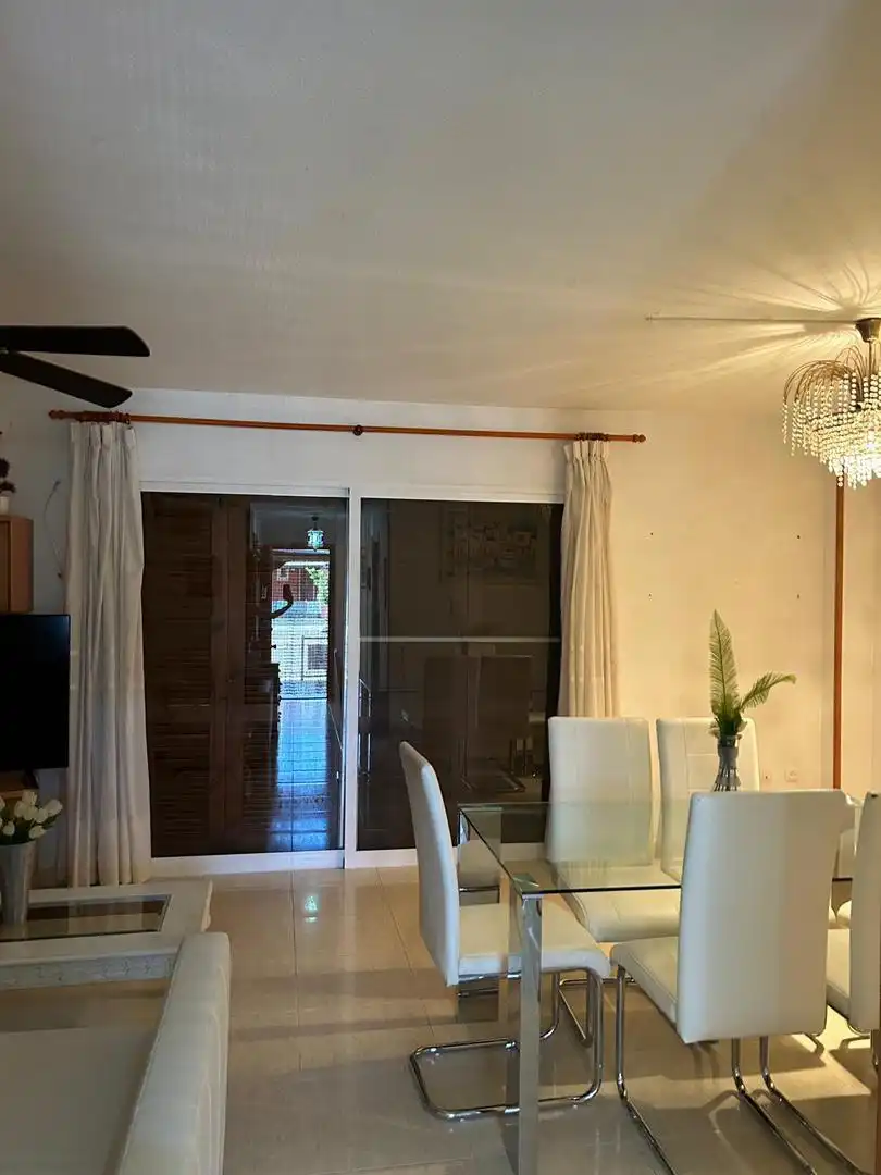 Maisonette zum Verkauf in Avenida Mar Menor, 108, Islas Menores - Mar de Cristal Esszimmer von Maisonette zum Verkauf in Cartagena mit Klimaanlage, Privatgarten und Terrasse