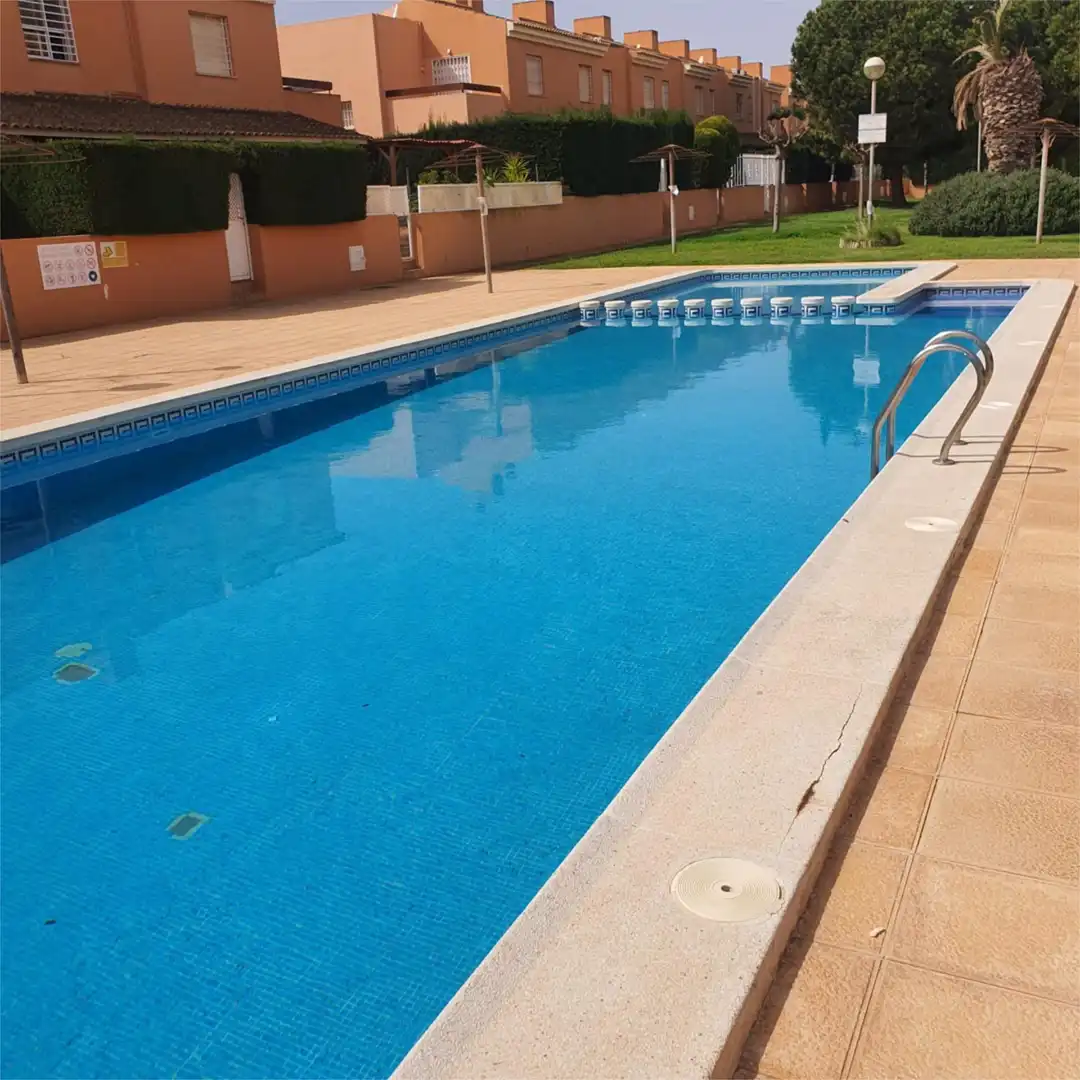 Maisonette zum Verkauf in Avenida Mar Menor, 108, Islas Menores - Mar de Cristal Schwimmbecken von Maisonette zum Verkauf in Cartagena mit Klimaanlage, Privatgarten und Terrasse
