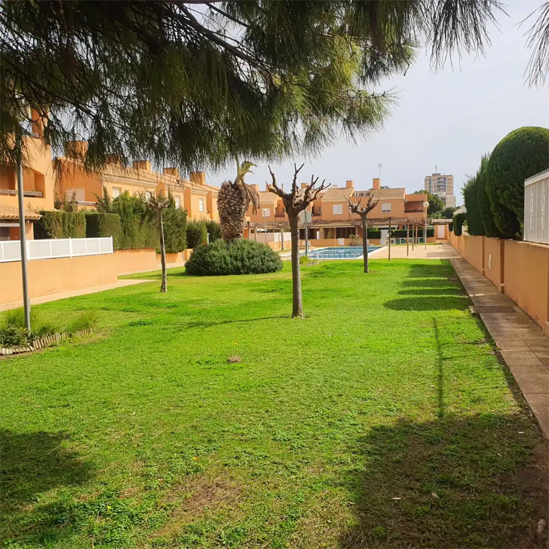 Maisonette zum Verkauf in Avenida Mar Menor, 108, Islas Menores - Mar de Cristal Garten von Maisonette zum Verkauf in Cartagena mit Klimaanlage, Privatgarten und Terrasse