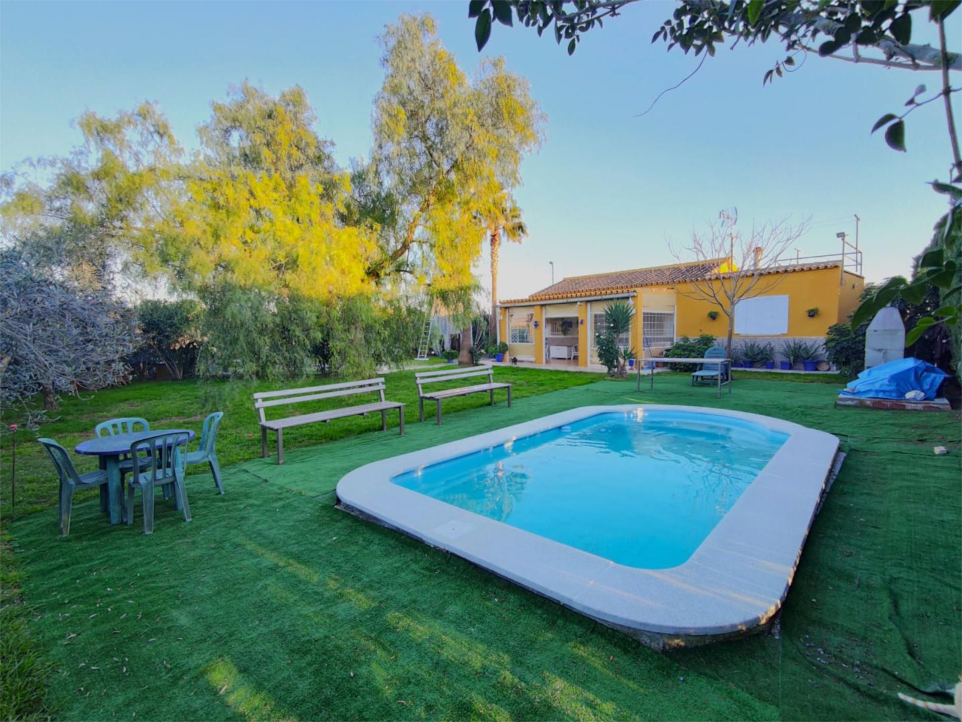 Jardí de Finca rústica en venda en Lebrija amb Aire condicionat, Terrassa i Piscina