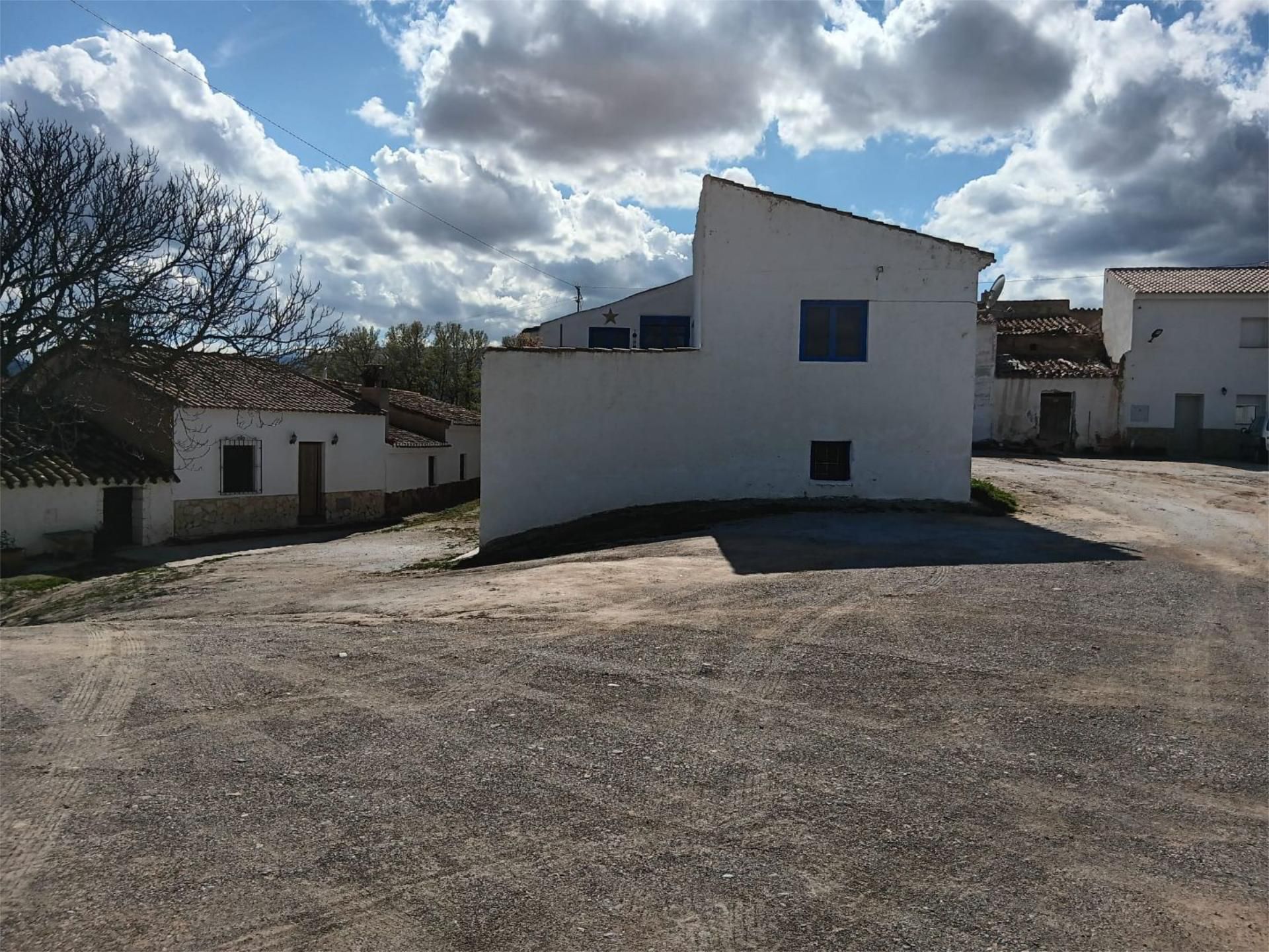 Exterior view of Country house for sale in Baza  with Terrace and Balcony