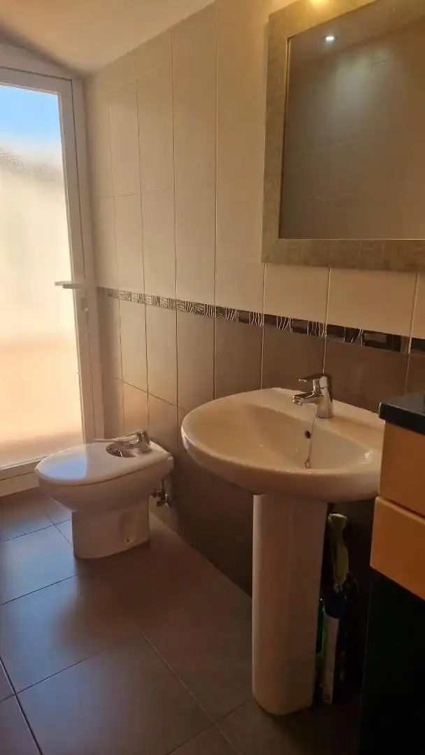 Dúplex en venta en Calle San Francisco, 7, Úbeda Baño de Dúplex en venta en Úbeda con Terraza, Trastero y Horno