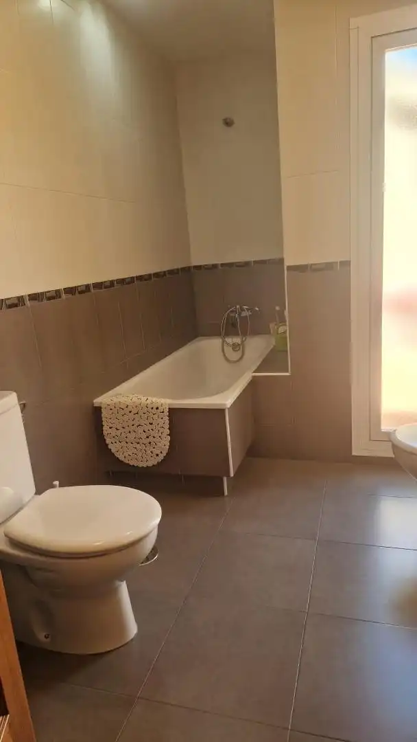 Dúplex en venta en Calle San Francisco, 7, Úbeda Baño de Dúplex en venta en Úbeda con Terraza, Trastero y Horno